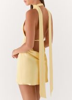 Alicia Satin Halter Mini Dress - Pastel Yellow - 图片 5