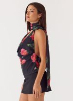 Get Me Halter Backless Top - Midnight Bloom - 图片 2