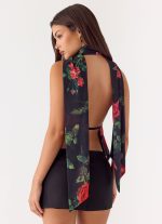 Get Me Halter Backless Top - Midnight Bloom - 图片 5